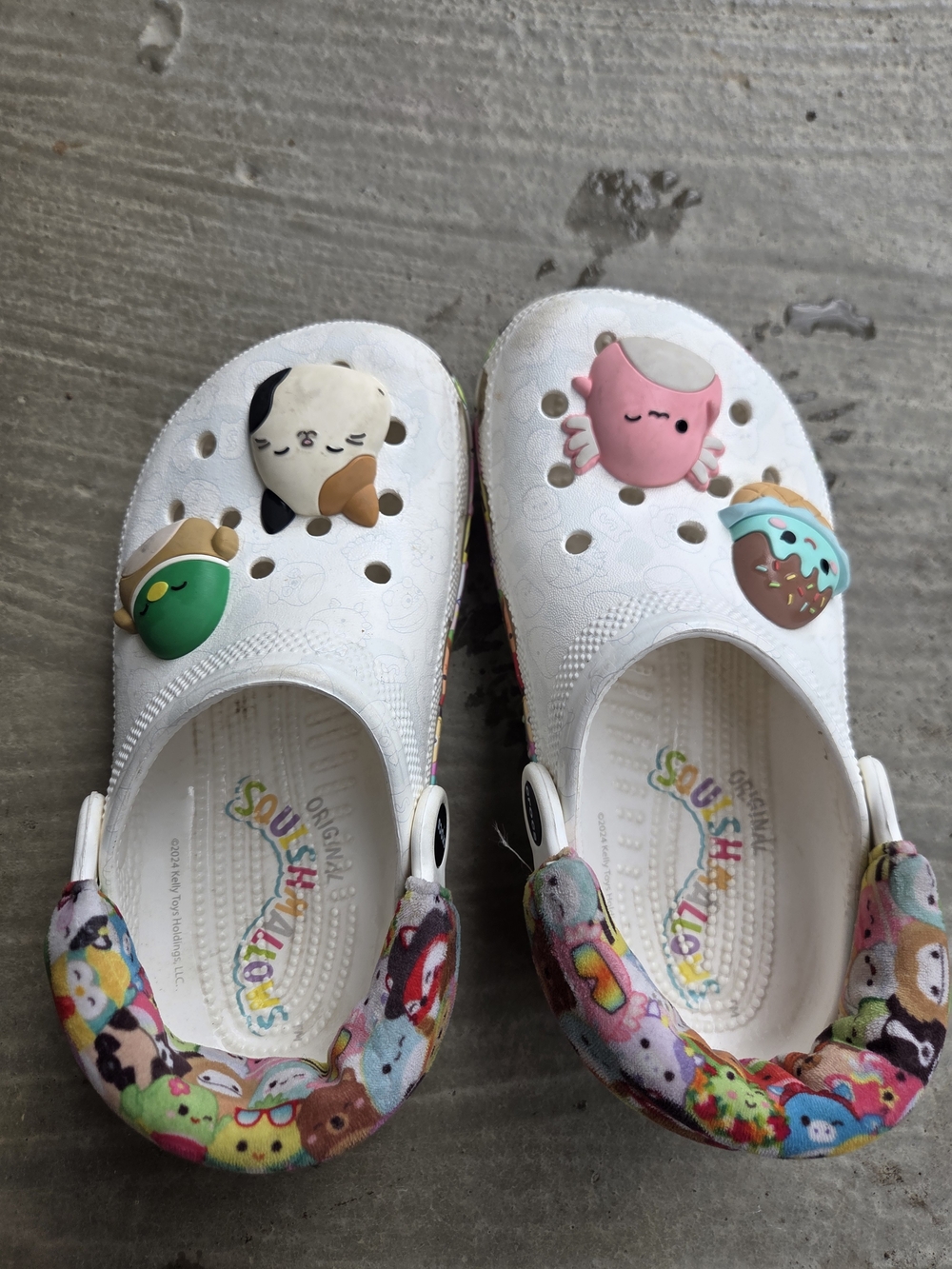 CROCS White Kids Clog Sandals with Colorful Character Charms - Picture 2 of 7